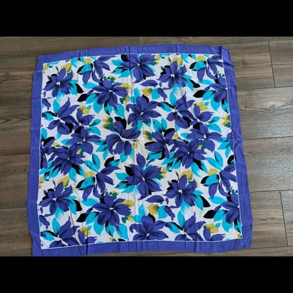 Accessories - Scarf